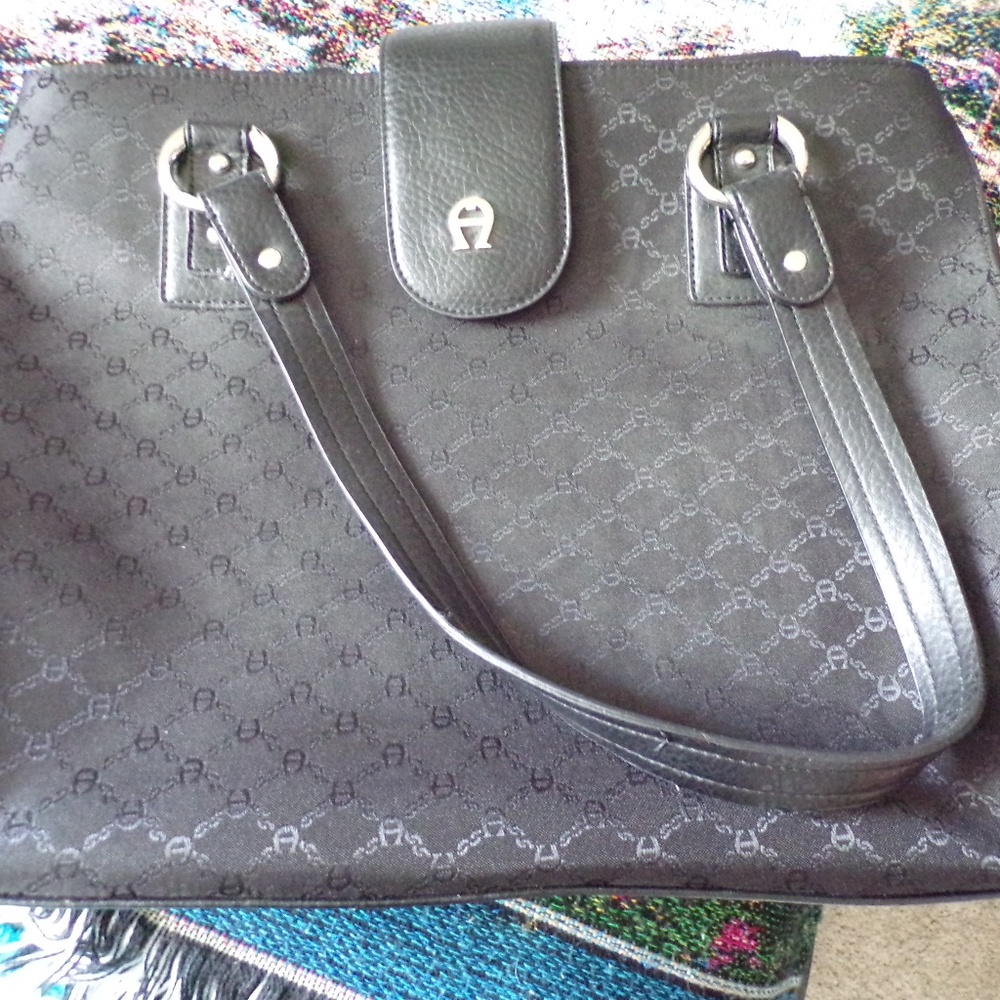 Vintage Aigner Black Purse Handbag - Picture 2 of 4